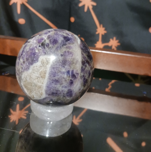 Dream Amethyst Sphere - Picture 5 of 9